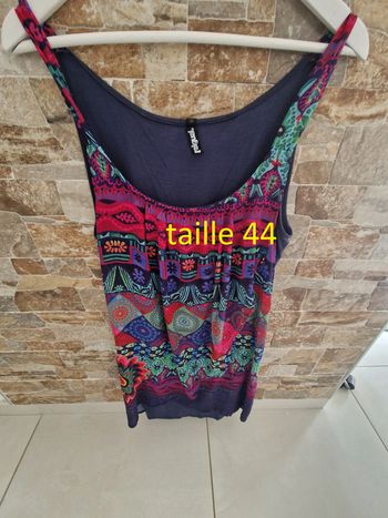 1 robe bleu motifs  taille 44 marque Desigual