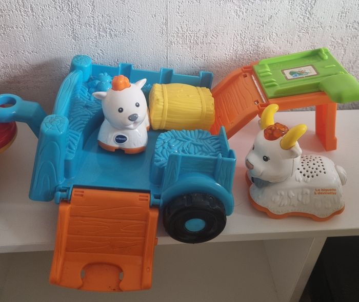 vtech mon super tracteur à remorque la biquette à devinettes & son bébé jouet d’éveil - photo numéro 3