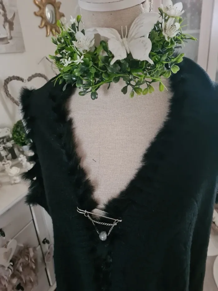 Gilet évasé sans manches noir Taille 42/44 Neuf - photo numéro 2