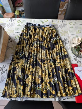 Jupe Versace taille L négociable de 10%