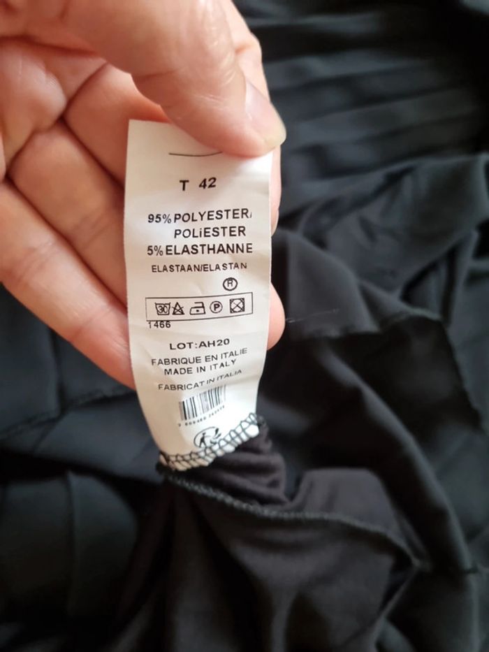 Robe plissée noire en voile taille 42 - photo numéro 7
