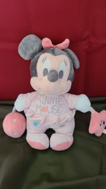 Doudou Minnie Mouse rose balle grelot étoiles