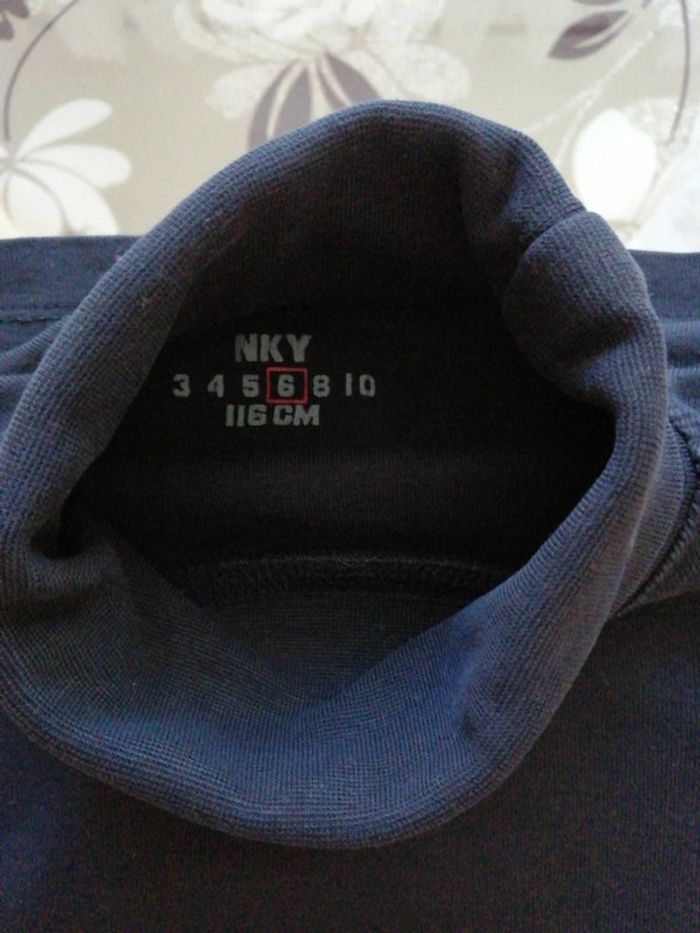 Sous-pull noir 6 ans - photo numéro 4