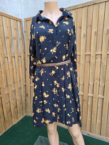 Robe chemise 🍒cache cache🍒très bon état taille jusqu'au 40