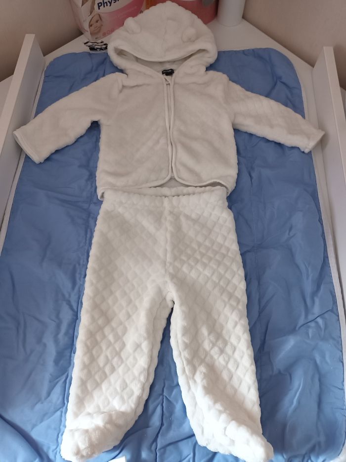 Lot vêtements fille 6 mois - photo numéro 9