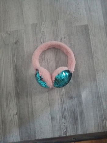 Cache oreille moumoute