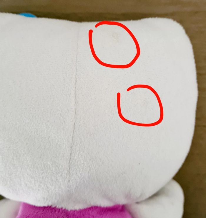 Peluche hello kitty avec coeur bleu en très bon état - photo numéro 2
