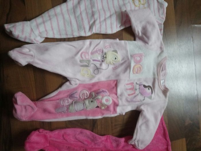 Lot pyjama 1mois - photo numéro 3