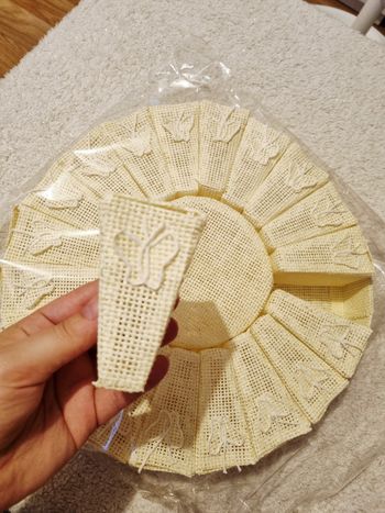 Boîtes  jaune pâle a papillon blanc 20 parts