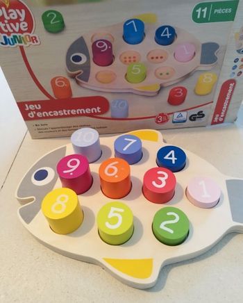 Jeux d encastrement montessori