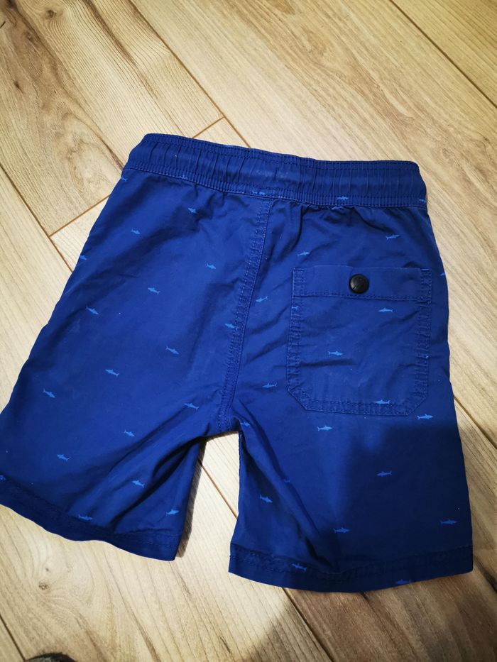 Short élastique collection 2020 kiabi 4 ans requins