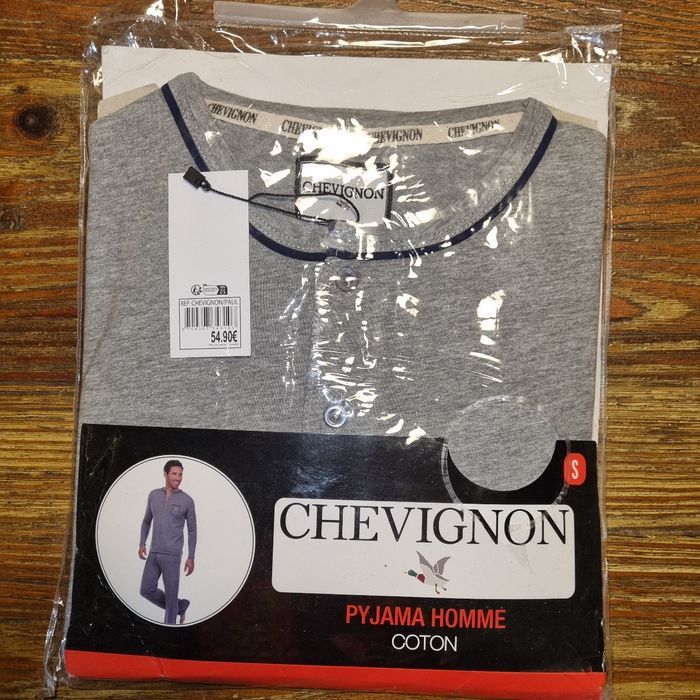pyjama CHEVIGNON taille S - NEUF