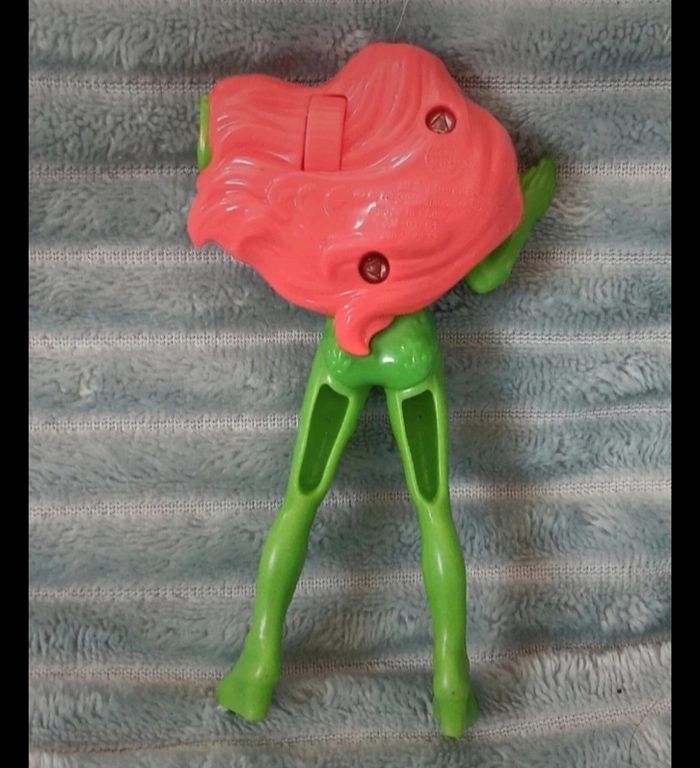 Figurine sam totally spies burger king 2019 - photo numéro 2