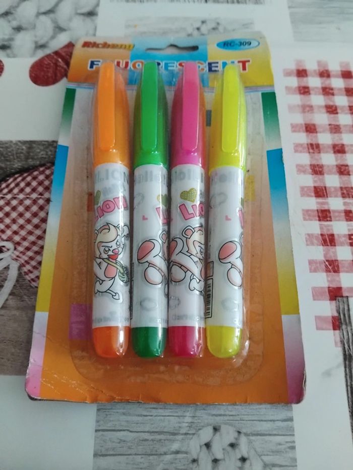 lot accessoire coloriage - photo numéro 3