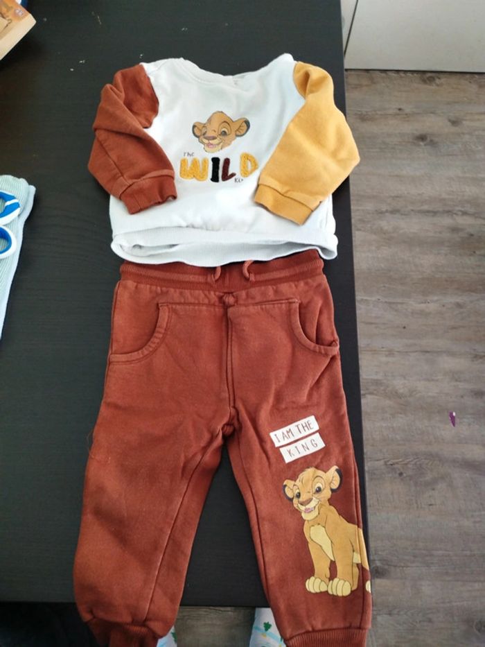 Encemble roi lion 18mois