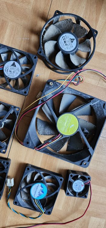 Lot de ventilateurs PC vendus en l'état