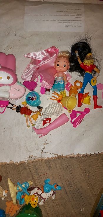 Figurines