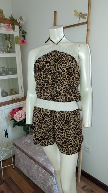Combishort fluide léopard Taille S/ M Très bon etat