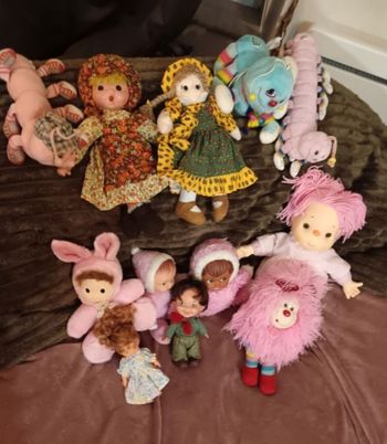 Peluches et poupées vintages 