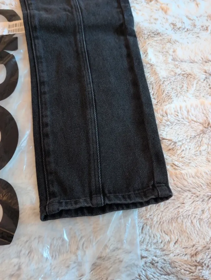 Jean mom.noir Asos. Neuf. Taille 36. W26 - photo numéro 2