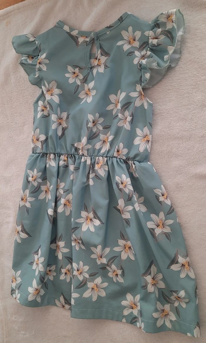 Robe à fleurs - photo numéro 2