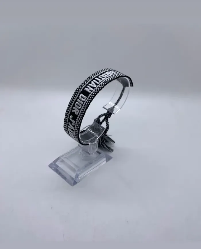 Bracelet tissé noir et blanc brodé - photo numéro 6