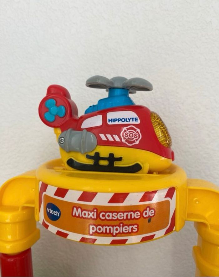 Caserne de pompier Circuit Tut tut bolide + véhicules voiture pompier , ambulance hélicoptère VTECH - photo numéro 4