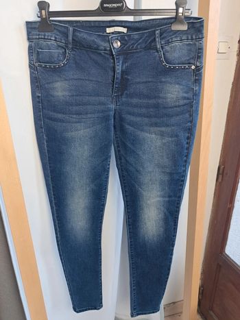 Les petites bombes jean T.42 neuf