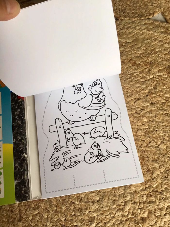 Livre coloriage et bloc à piquer Pâques colorie pique et plie - photo numéro 7