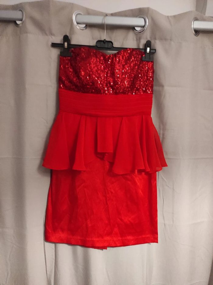 Robe rouge paillettes soirée - photo numéro 3