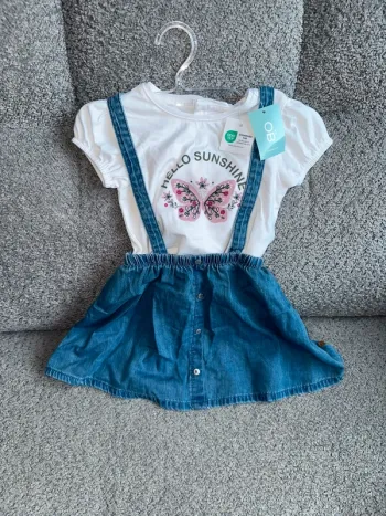 Ensemble t shirt blanc motif papillon fleuri rose et kaki et robe en jean Obaïbi neuve