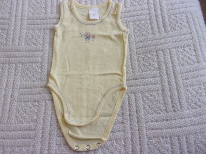 body sans manche Tex taille 12 mois