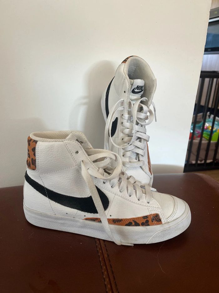 Baskets Nike montante léopard
