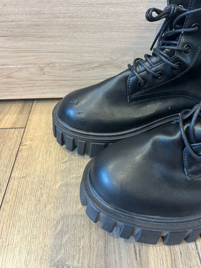 Bottes noir taille 42 - NEUF - photo numéro 2