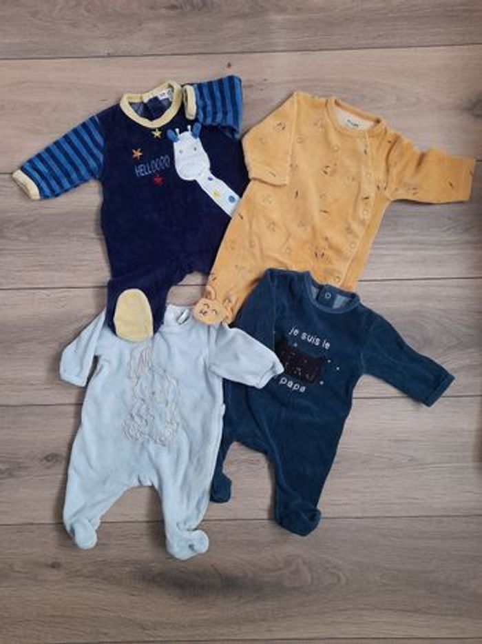 Lot pyjamas 1 mois
