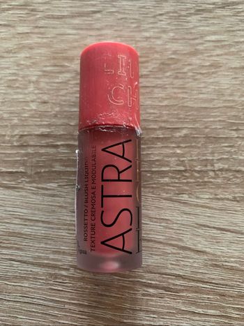 Rouge à lèvres liquide Astra hypnotize lip & cheek
