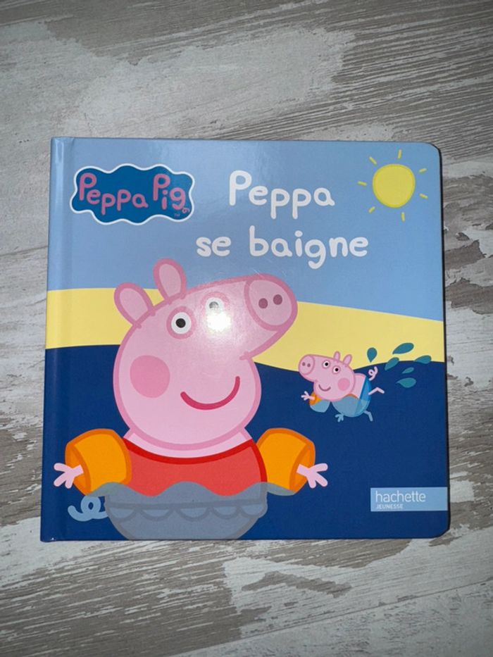 Livre peppa se baigne