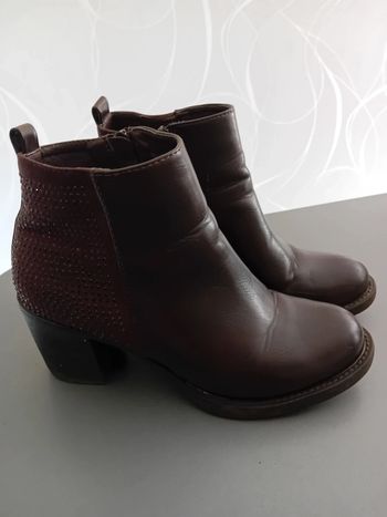 Bottine à talon avec strass marron T40