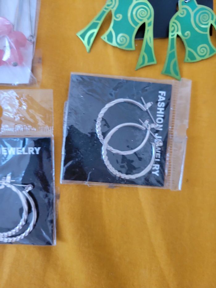 Lot paires de boucle d'oreilles créoles perles t-shirt - photo numéro 3