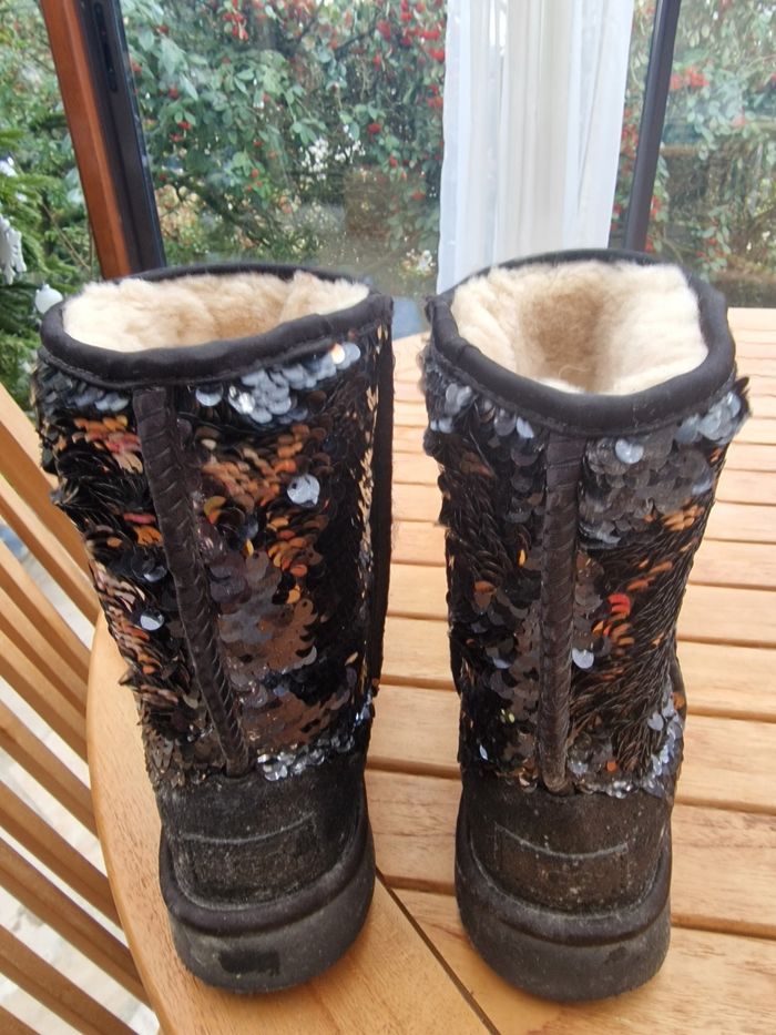 Bottes ugg noires sequins taille 37 - photo numéro 2