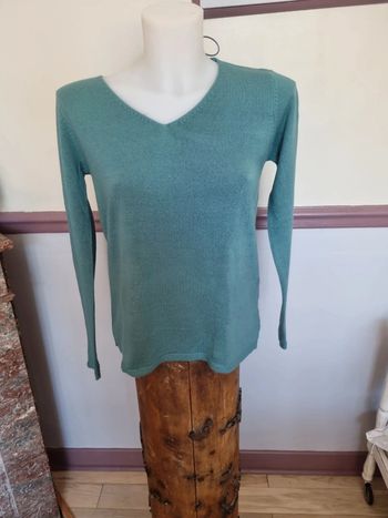 Pull col V  taille L