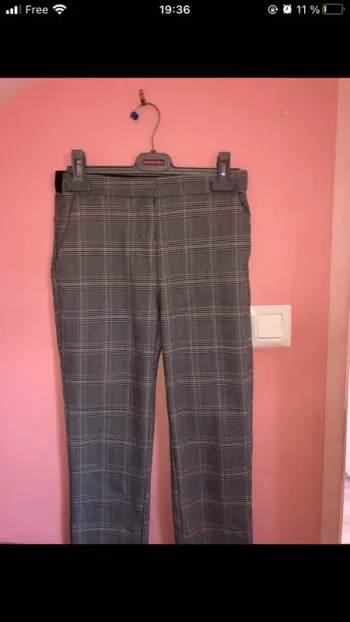 pantalon gris à carreaux zara
