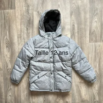 Beau blouson doudoune gris à capuche taille 12 ans Kiabi