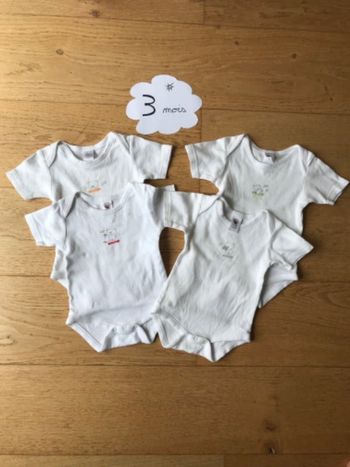 Lot 4 bodies blanc C&A 3 mois