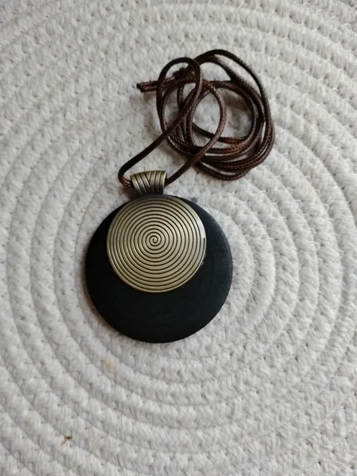 Collier bois et métal