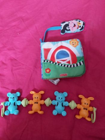 Livre d'éveil et jeux d'éveil pour poussette