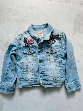 Veste Lévis