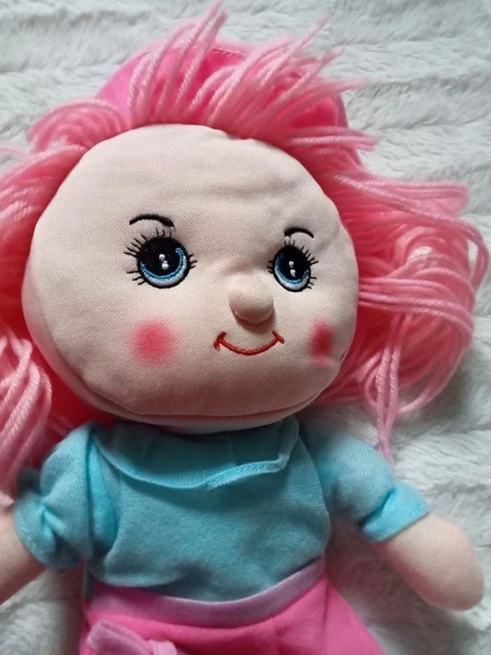 Poupée en peluche sonore - photo numéro 5