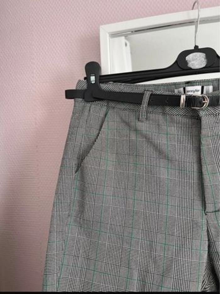 Pantalon neuf avec ceinture - photo numéro 2