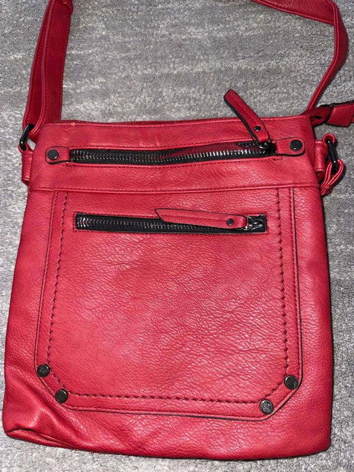 Sac a bandouliere rouge bonne etat - photo numéro 2